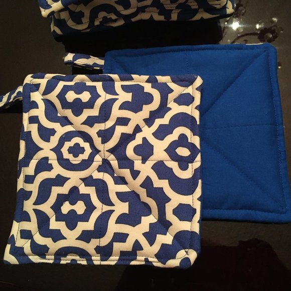 Potholders (Set of 2) Holiday Gifts and Stocking Stuffers - Picture 3 of 4